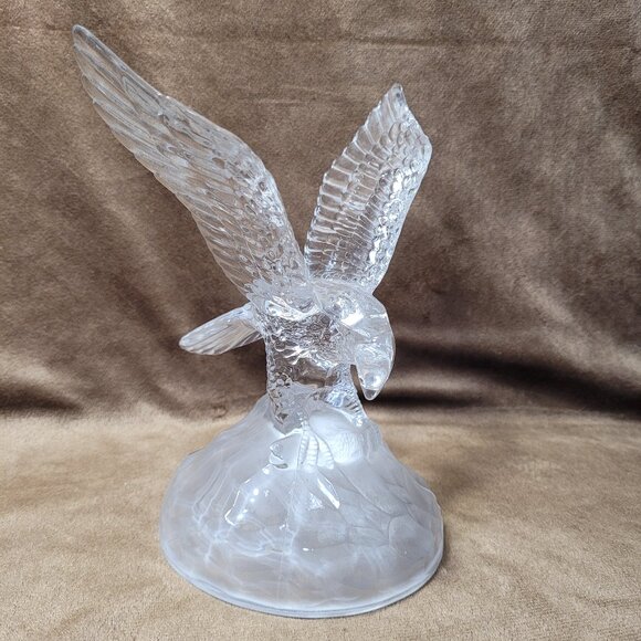 Eagle Art Glass Statue Figure on Frosted Rock Open Wings Patriotic Paperweight - Picture 2 of 11